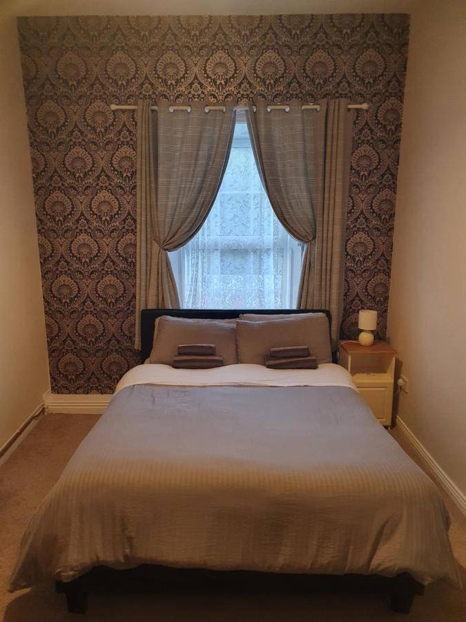 Gordon'S Guesthouse Лохрей Екстериор снимка